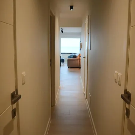 Near Sandy Beaches, Cleaning Included Lägenhet Nieuwpoort